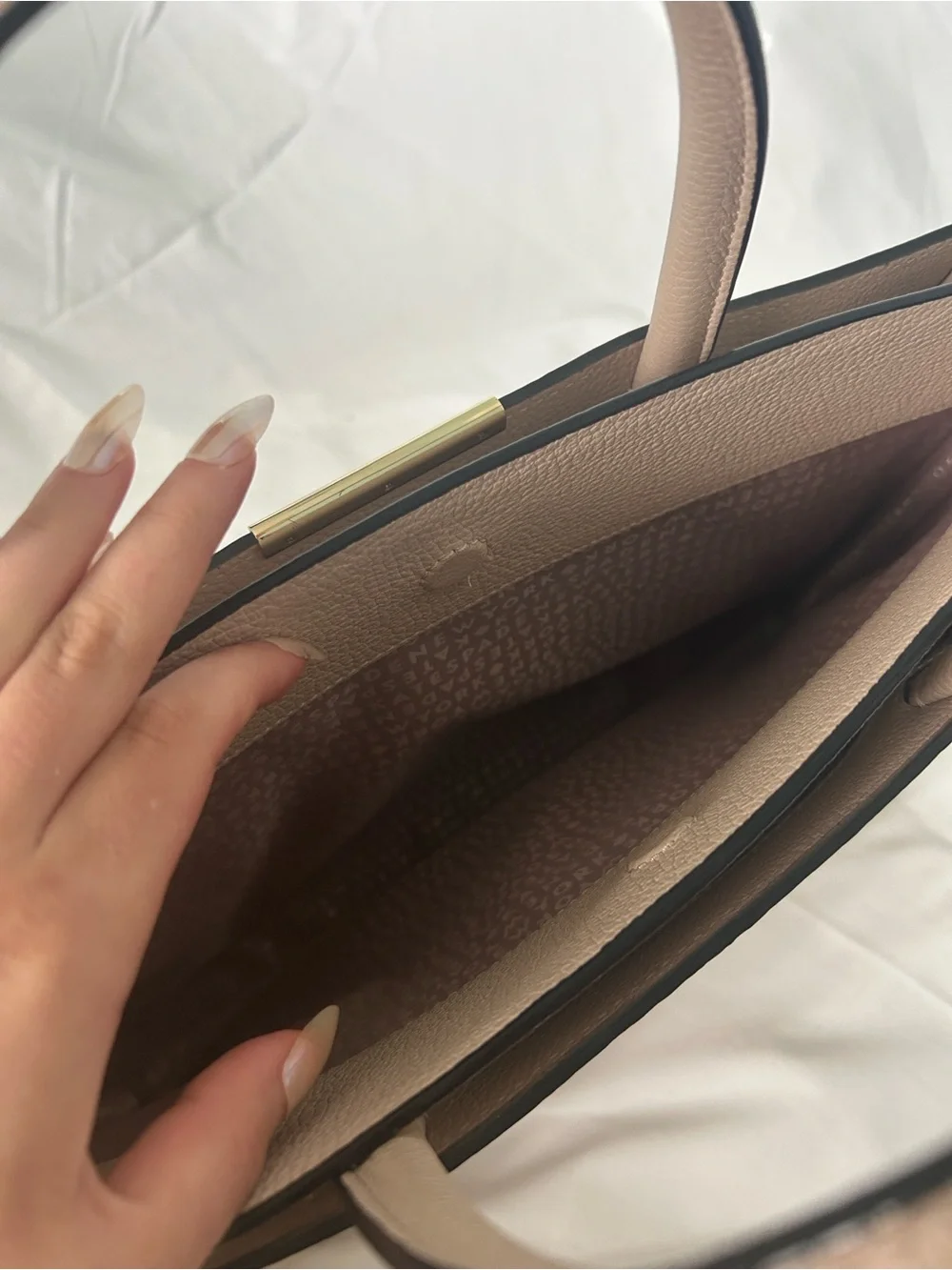 kate spade Classic Structured Tote Bag - Beige